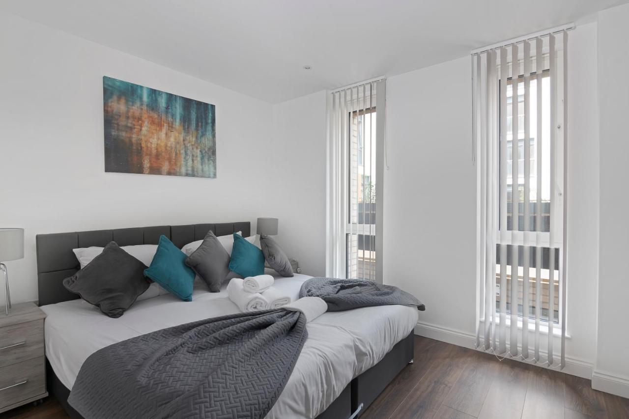 Spacious, Bright & Modern 1 & 2 Bed Apartments At Sligo House - Central Watford Watford  Exterior photo