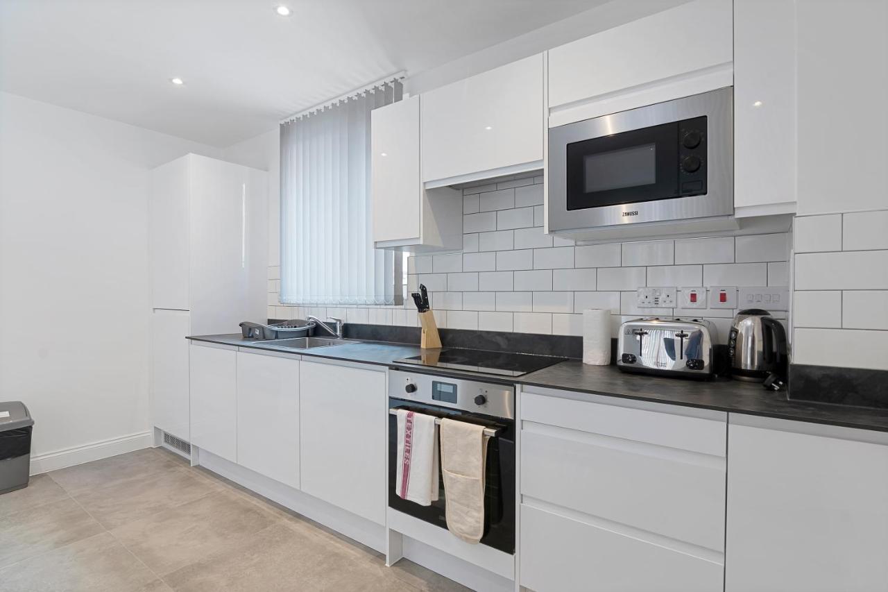 Spacious, Bright & Modern 1 & 2 Bed Apartments At Sligo House - Central Watford Watford  Exterior photo