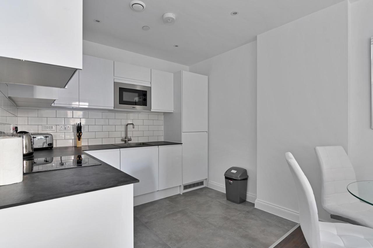 Spacious, Bright & Modern 1 & 2 Bed Apartments At Sligo House - Central Watford Watford  Exterior photo